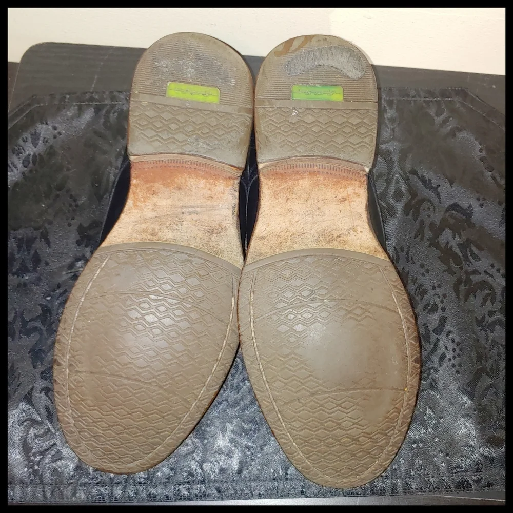 Johnston & Murphy Leather Cap Toe Dress Shoes - Picture 7 of 15